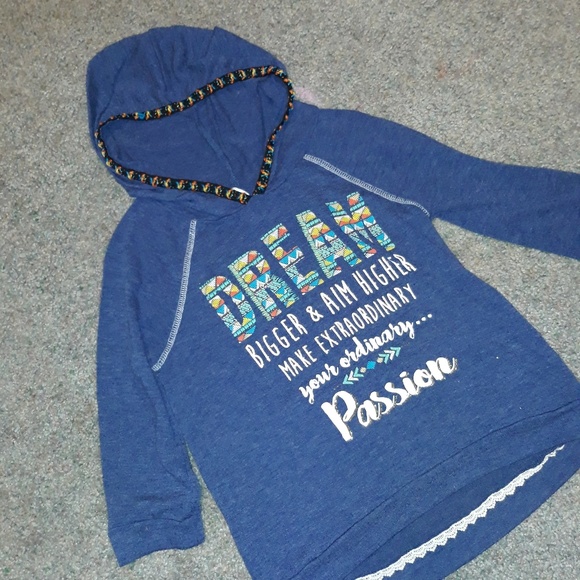 Shirts - Picture 2 of 7